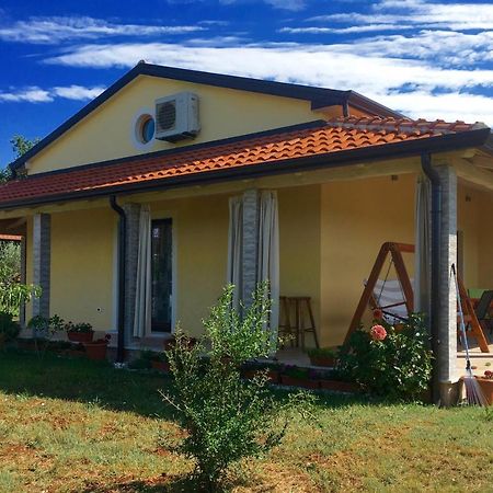 Holiday House Emc Umag Eksteriør billede